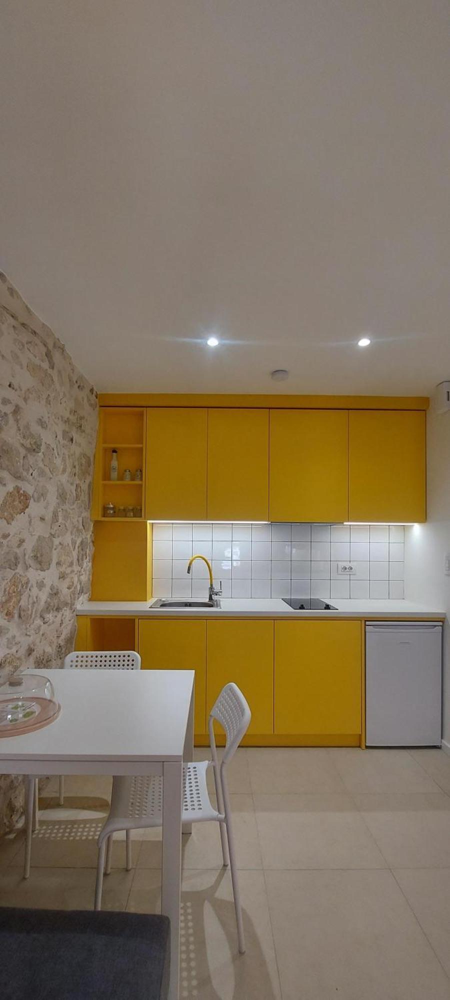 Bracket Apartment