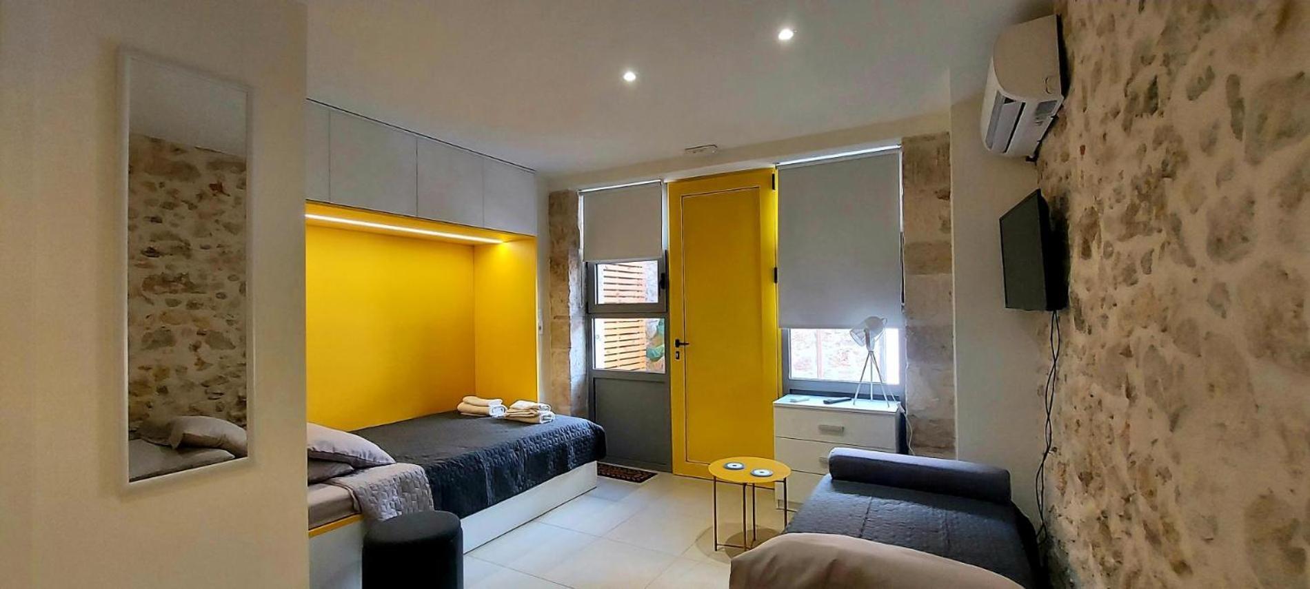 Bracket Apartment